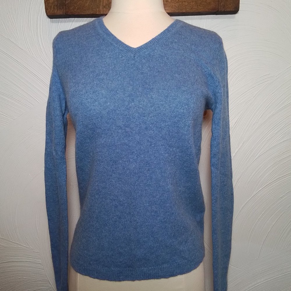 Tahari Cashmere Sweater Blue V Neck Pure Luxe size L - Picture 2 of 5